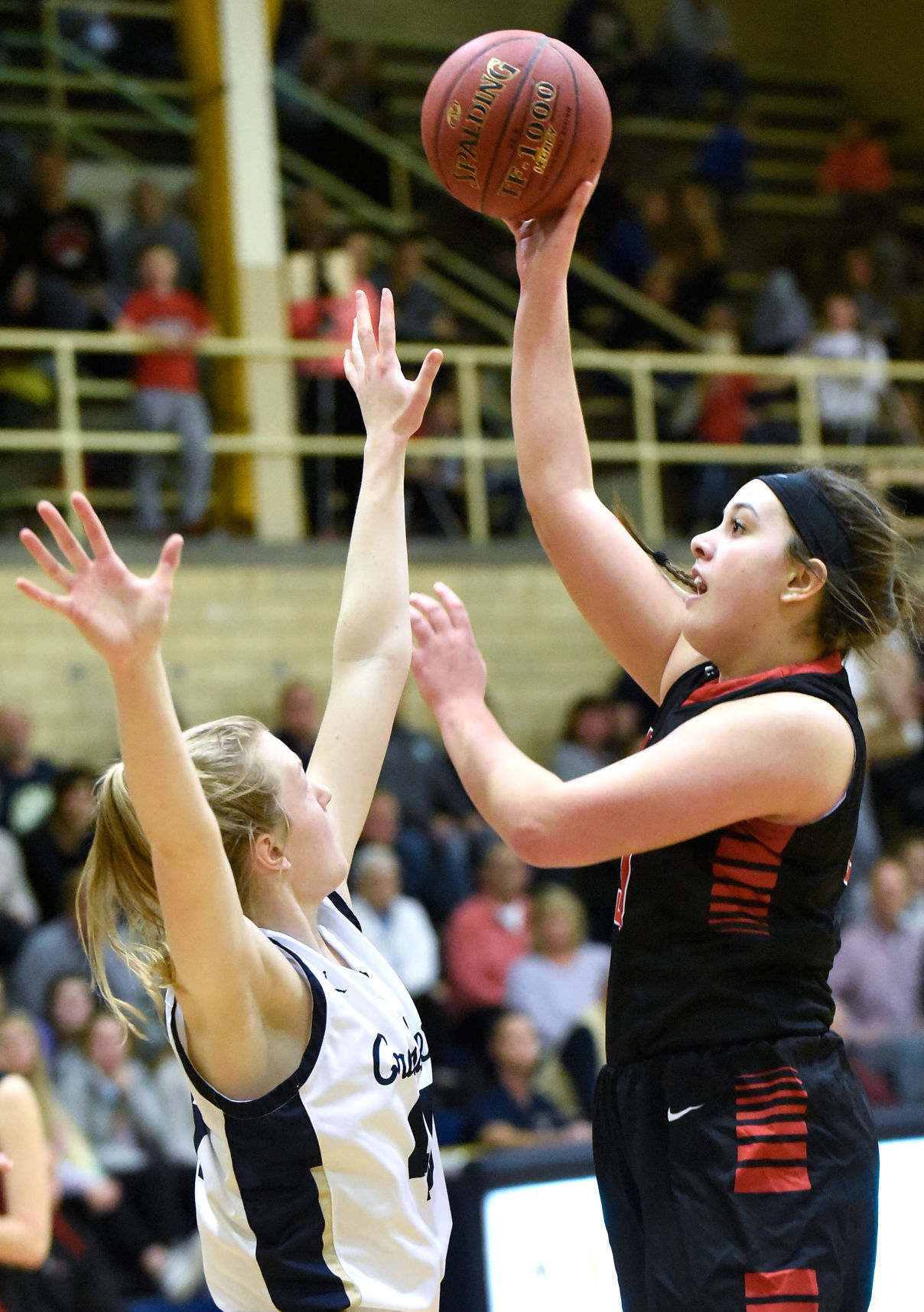 Basketball Le Mars vs. Bishop Heelan